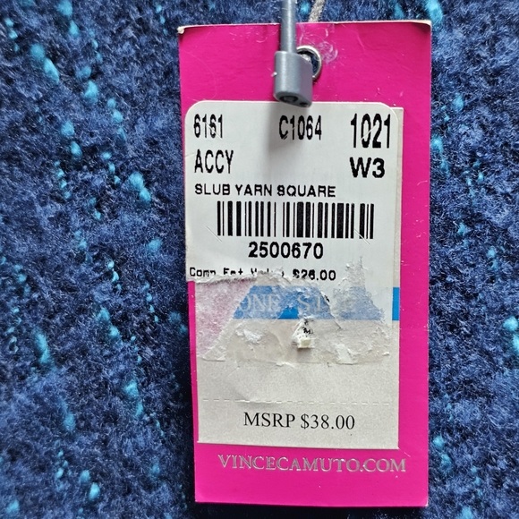 Vince Camuto Women’s Scarf Soft & Warm 52" x 48" Blue & Teal – NWT $38 Retail - Picture 9 of 9